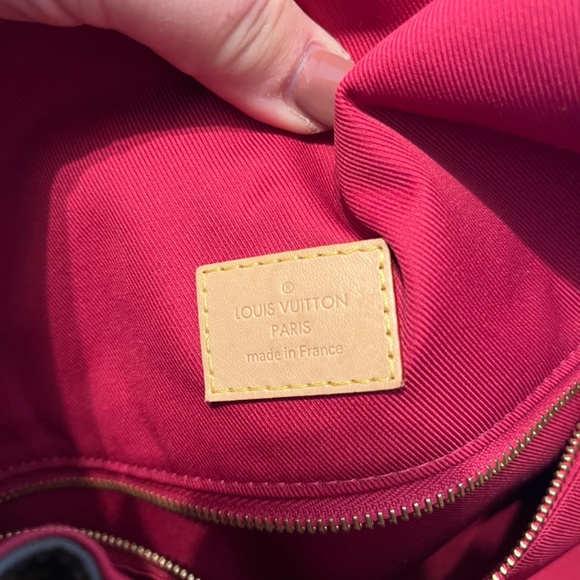 Authentic Graceful MM - Picture 9 of 10